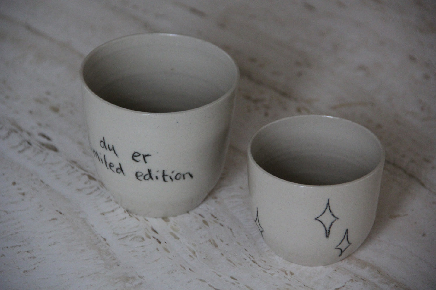 KRUS2, "du er limited edition" af Formfast Keramik Studio