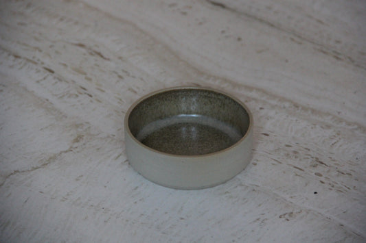 TAPAS1, glaseret brun af Formfast Keramik Studio